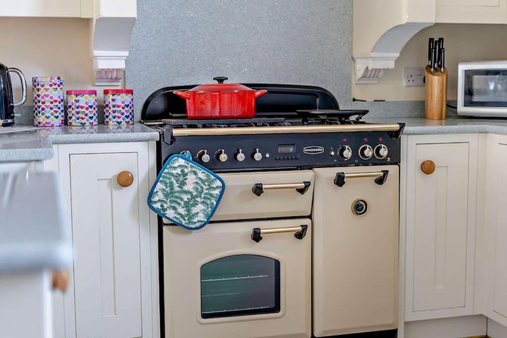 Dizzy Heights Swanage Sleeps 10 With Amazing Views Villa Exterior photo